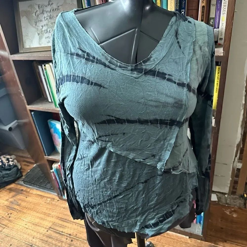 Soft Surroundings teal & black tie dye M asymmetrical top